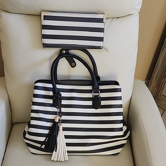 Striped Black and White Handbag & Wallet - Picture 4 of 5